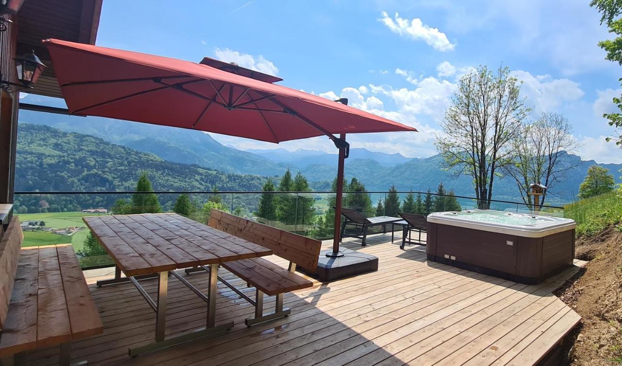 Ruhige Bergvilla In Alleinlage Am Mondsee Mit Seeblick Bergblick Und Whirlpool Innerschwand Exterior foto